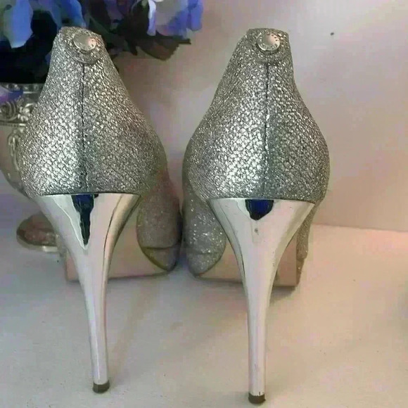 Michael Kors Erika glitter fabric platform with peep toe, Sz 9M, 5”Chrome Heels - Picture 2 of 7